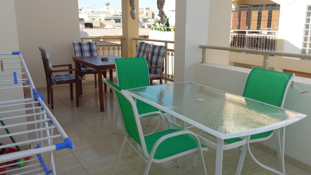 Panikos Beach Apartment I لارنكا المظهر الخارجي الصورة